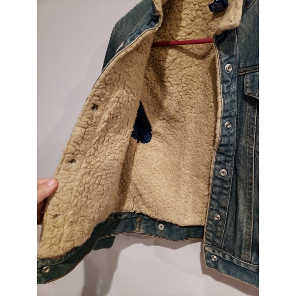 GAP Sherpa lined Denim Trucker Jacket  Woman's size XS medium wash EUC - Picture 4 of 6